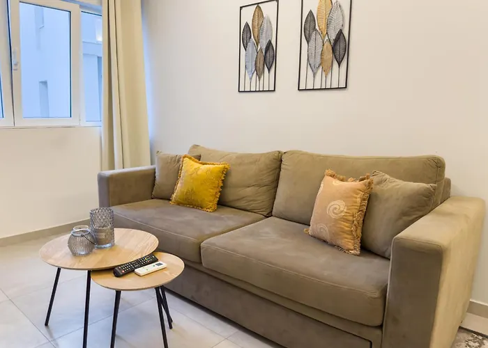 Contemporary & Spacious Renovated , Dt Syntagma, /Touristic Area